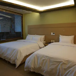 W シンチェジュ 済州市